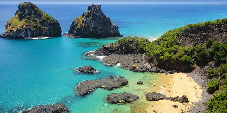 @Michal Staniewski/Shutterstock - Fernando de Noronha 